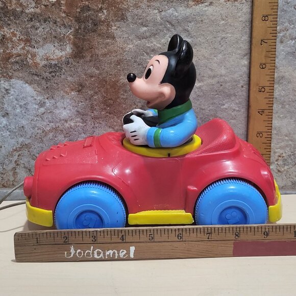 Vintage Mickey Mouse Driving Red Car Pull Mees Toy Car Kohner Bros - Picture 7 of 12